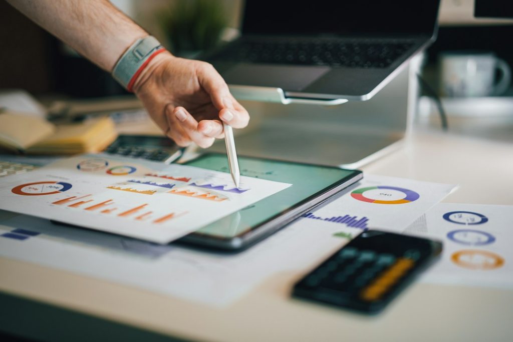 Business analytics dashboard for affiliate marketing campaign planning